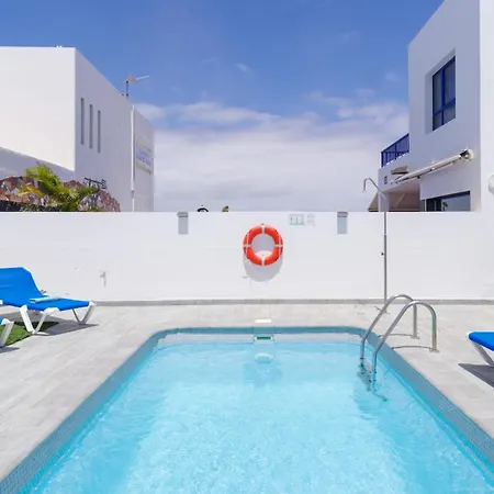 226 - Victoria By Now Ltd * Playa Blanca (Lanzarote)